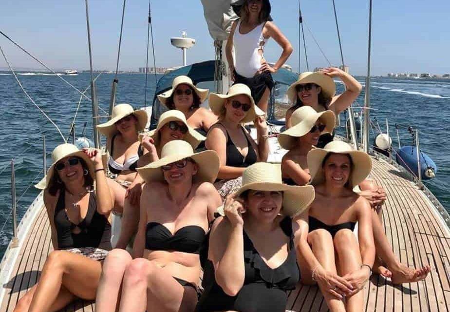 Cómo planificar el alquiler de barco de una despedida de soltera o soltero