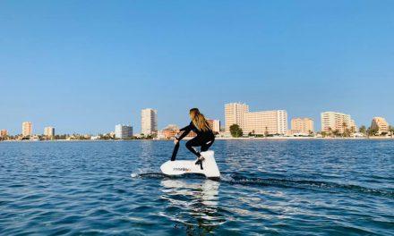 Manta5 Hydrofoiler XE-1: La primera bicicleta acuática del mundo